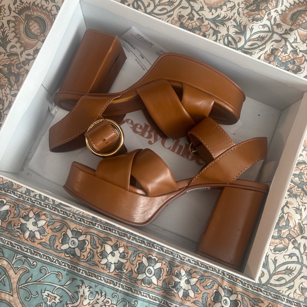 See by Chloe Lynn Brown Platform Sandals size 39